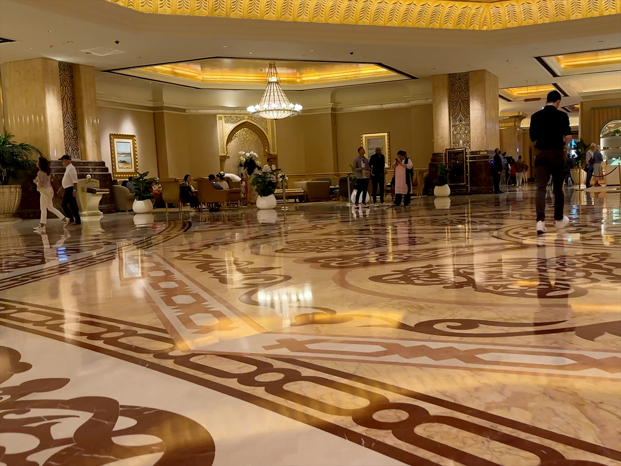 Die Lobby des Emirates Palace Hotels