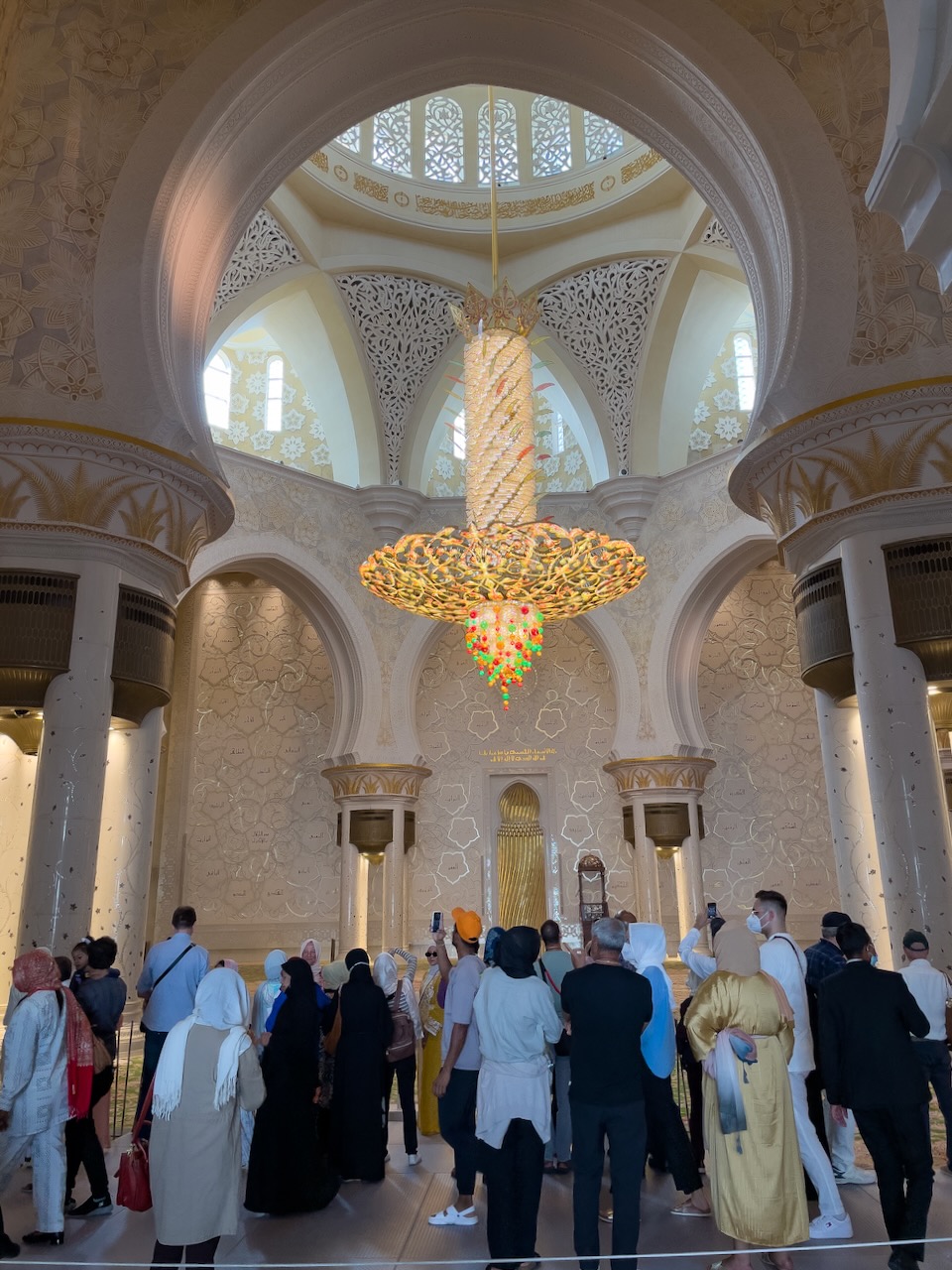 Kronleuchter in der Sheikh-Zayed-Moschee