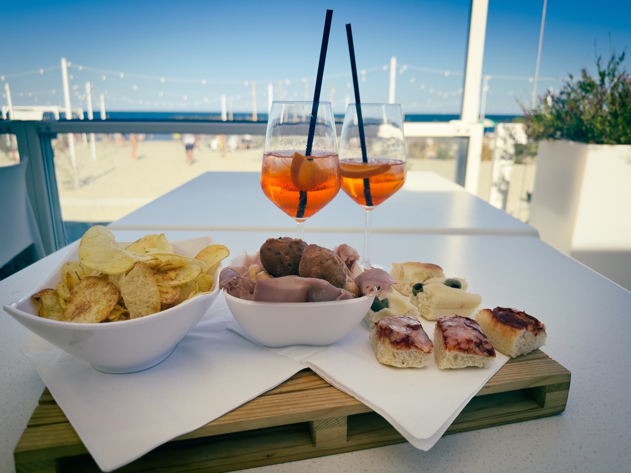 Aperol Spritz am Strand von Holiday Village Florenz