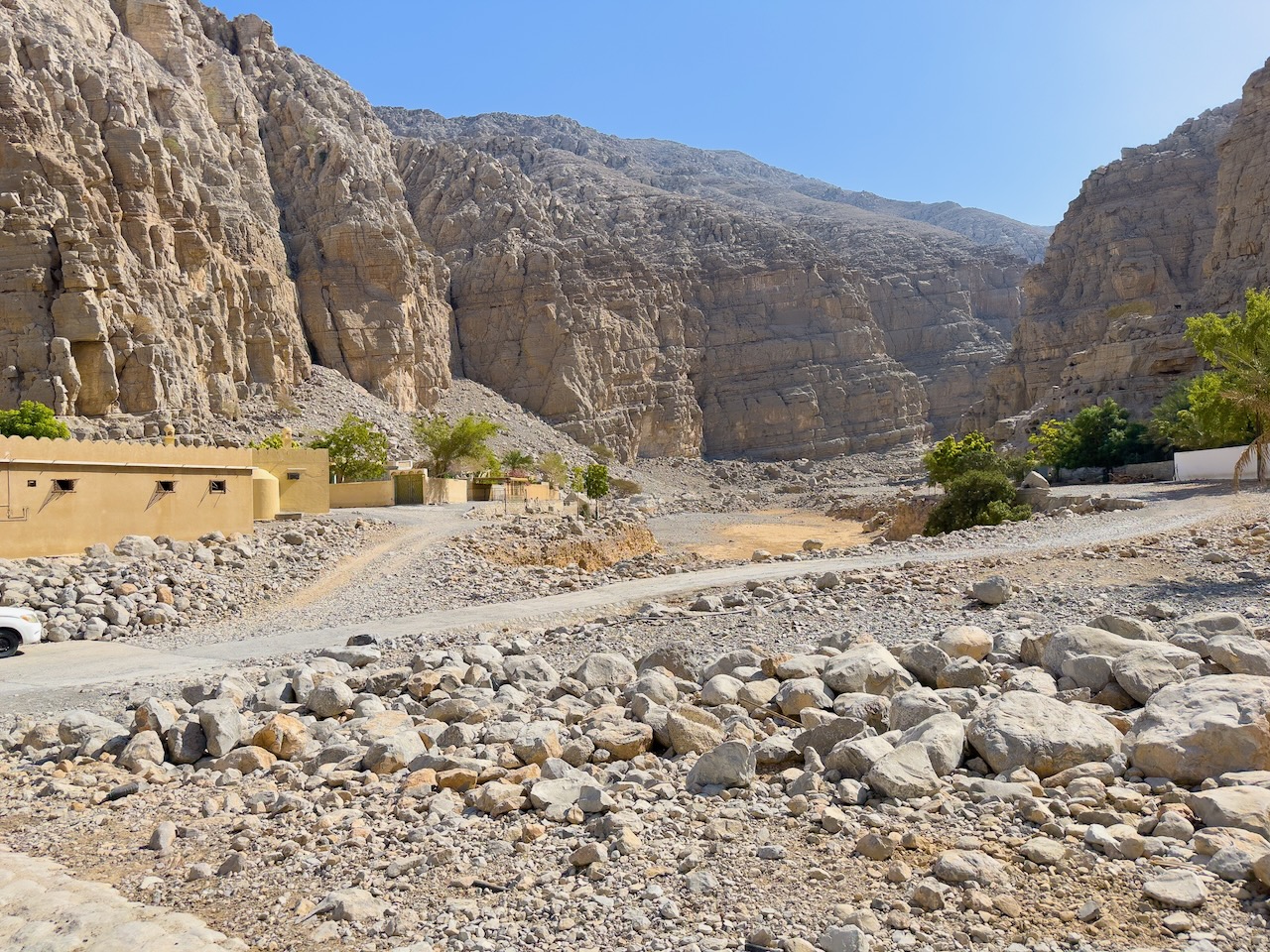 Taxi ist ein ursprüngliches Dorf in der Nähe von Khasab
