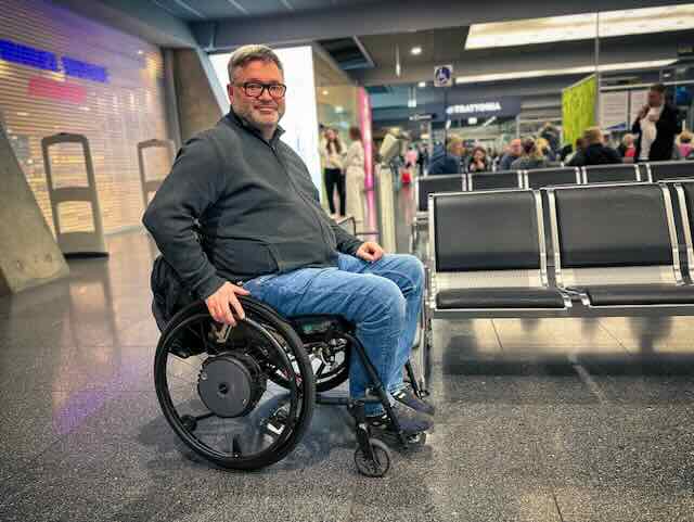 Am Flughafen Stuttgart, morgens um 5 Uhr.